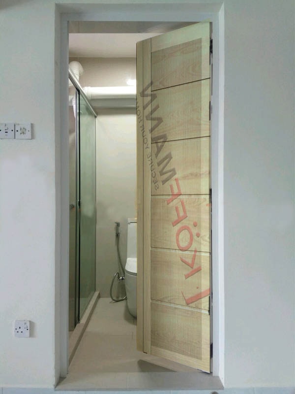 Cửa phòng vệ sinh có nên dùng cửa thép vân gỗ không?
